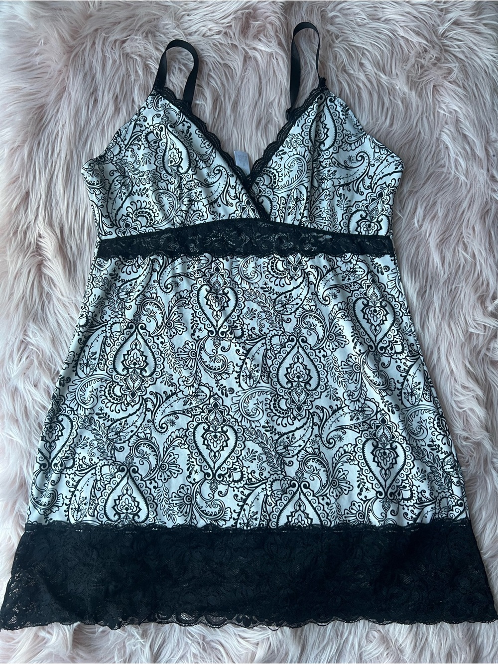 Delta Burke Black and White Paisley Lace-Trim Chemise Plus Size Runs Small